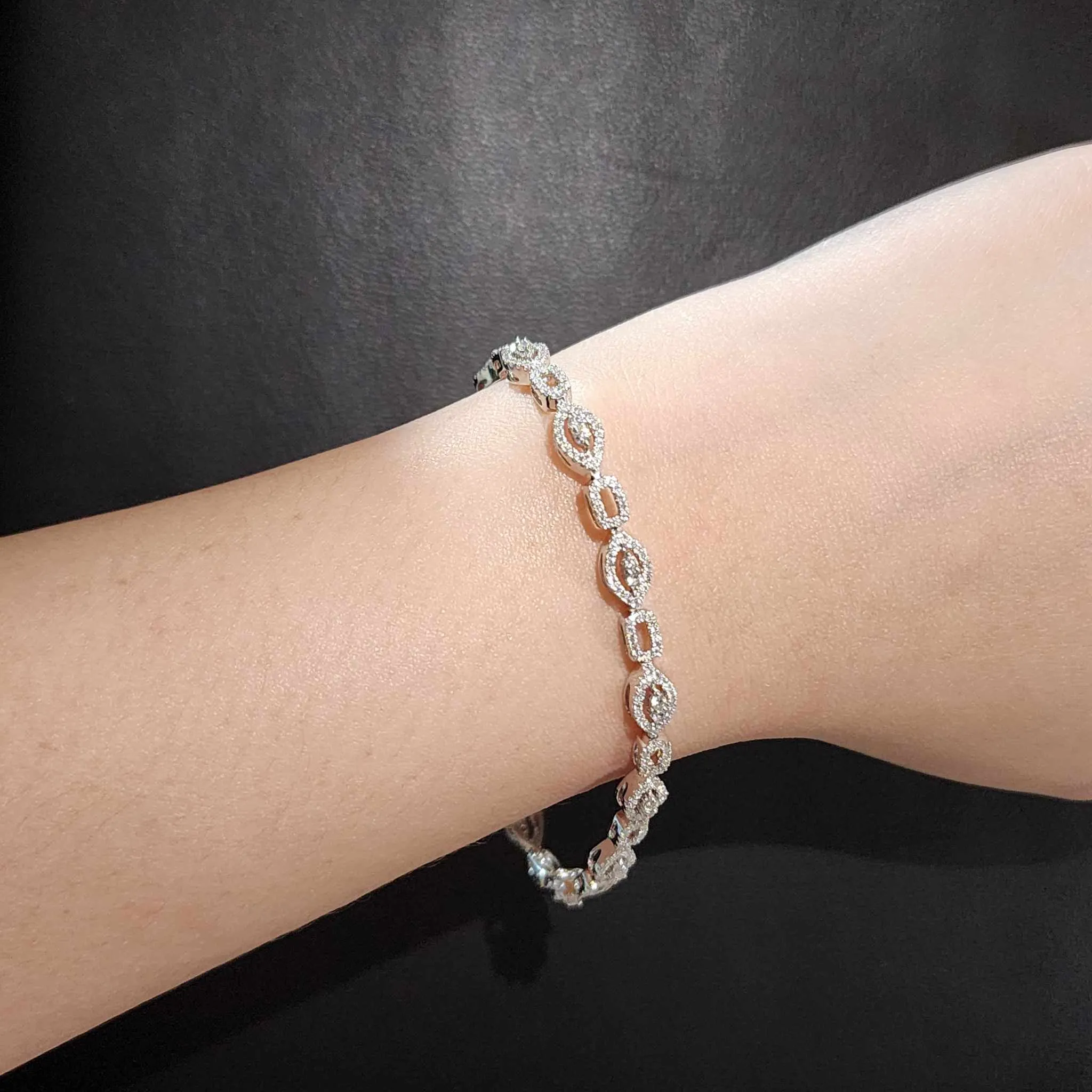 #LVNA2024 | Eternity Alternate Bar Tennis Diamond Bracelet 18kt
