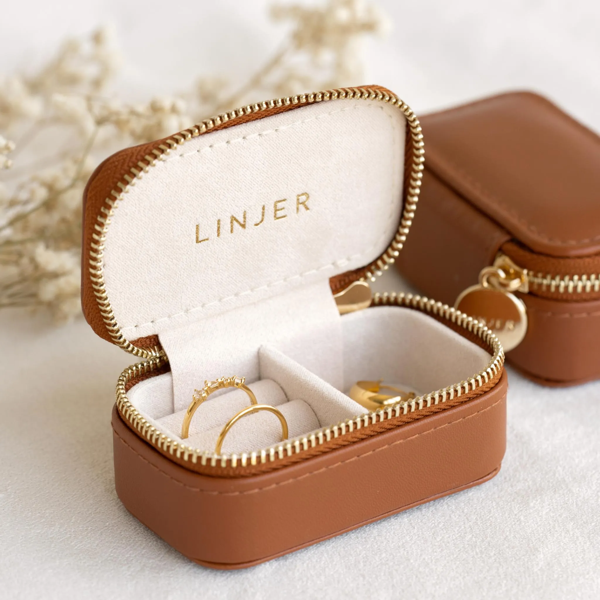 Mini Travel Jewelry Case - Cognac