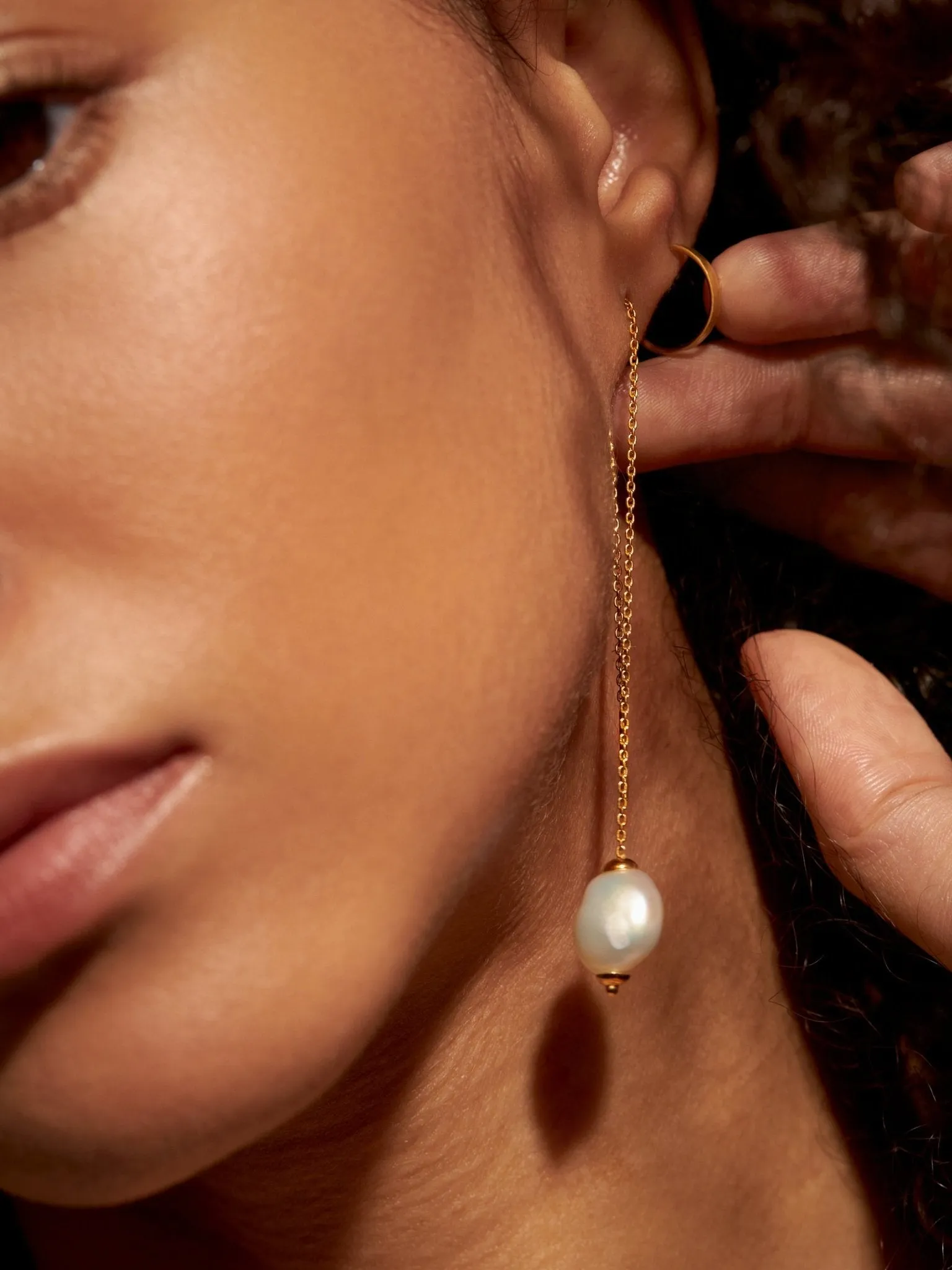 Perla Threader Earrings