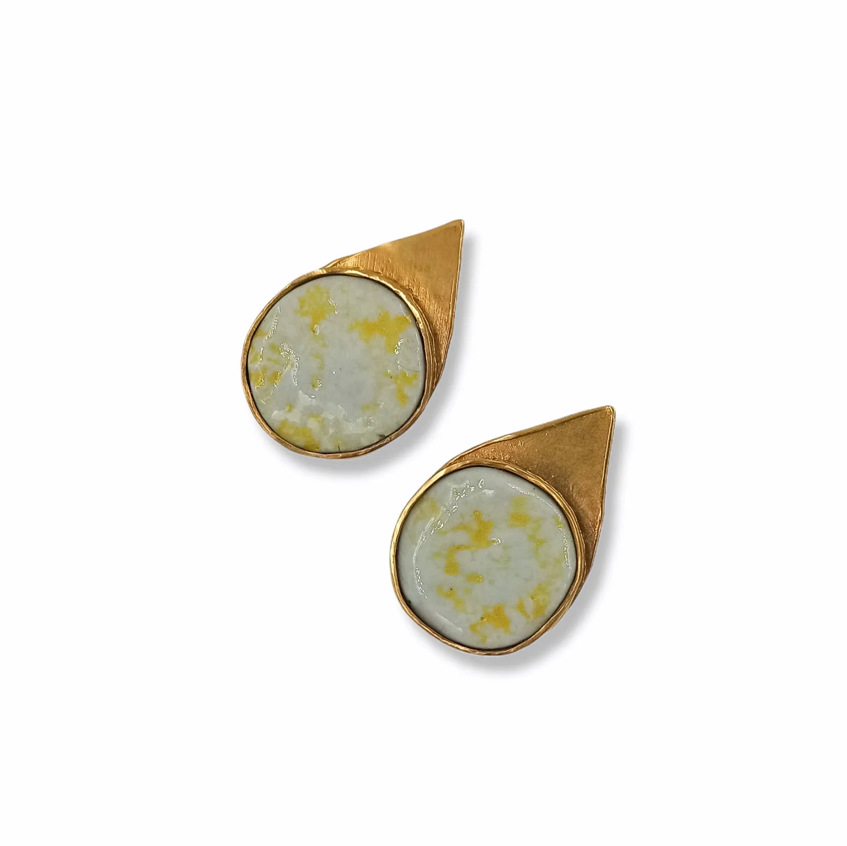 Yellow porcelain and gold stud earrings "Pointed edge"